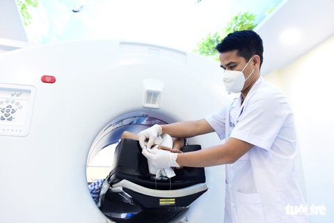 Máy chụp PET/CT của Bệnh viện Ung bướu tái hoạt động sau 1 năm ‘trùm mền’ vì thiếu thuốc phóng xạ - Ảnh 7. Máy chụp PET/CT của Bệnh viện Ung bướu tái hoạt động sau 1 năm ‘trùm mền’ vì thiếu thuốc phóng xạ - Ảnh 7.