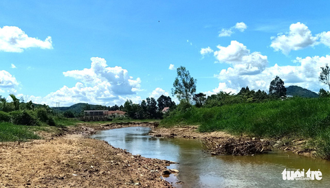 Rủ nhau đi tắm suối giữa trưa, 2 học sinh bị chết đuối thương tâm - Ảnh 1. Rủ nhau đi tắm suối giữa trưa, 2 học sinh bị chết đuối thương tâm - Ảnh 1.