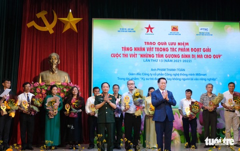 Trao giải cuộc thi viết về những tấm gương bình dị mà cao quý - Ảnh 3. Trao giải cuộc thi viết về những tấm gương bình dị mà cao quý - Ảnh 3.