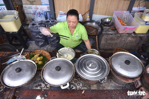 Quán ăn trả tiền tùy tâm tại TP.HCM thu hút cả ngàn khách mỗi ngày - Ảnh 2. Quán ăn trả tiền tùy tâm tại TP.HCM thu hút cả ngàn khách mỗi ngày - Ảnh 2.
