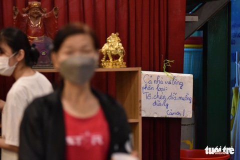 Quán ăn trả tiền tùy tâm tại TP.HCM thu hút cả ngàn khách mỗi ngày - Ảnh 9. Quán ăn trả tiền tùy tâm tại TP.HCM thu hút cả ngàn khách mỗi ngày - Ảnh 9.