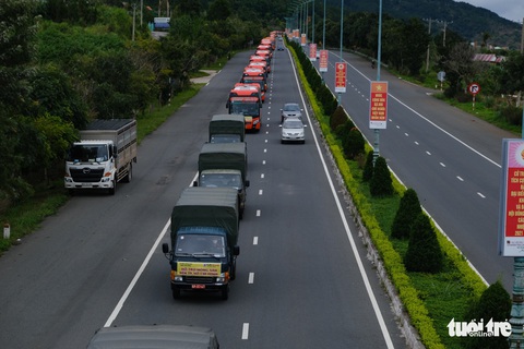 Tập đoàn Phương Trang nhận bằng khen của Thủ tướng - Ảnh 4. Tập đoàn Phương Trang nhận bằng khen của Thủ tướng - Ảnh 4.