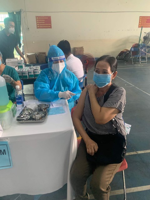 Nhiều tỉnh miền Tây tồn hàng trăm ngàn liều vắc xin phòng COVID-19 - Ảnh 1. Nhiều tỉnh miền Tây tồn hàng trăm ngàn liều vắc xin phòng COVID-19 - Ảnh 1.