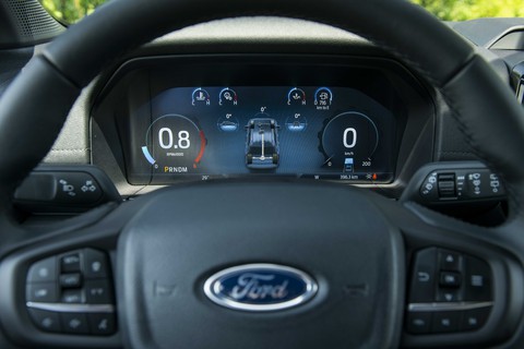 Ford Everest thế hệ mới ra mắt Việt Nam: Thay đổi toàn diện, giá từ 1,1 tỉ đồng - Ảnh 8. Ford Everest thế hệ mới ra mắt Việt Nam: Thay đổi toàn diện, giá từ 1,1 tỉ đồng - Ảnh 8.