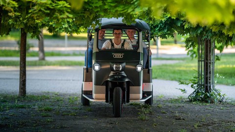 Xe tuk tuk mang phong cách Audi dụ khách du lịch - Ảnh 7. Xe tuk tuk mang phong cách Audi dụ khách du lịch - Ảnh 7.