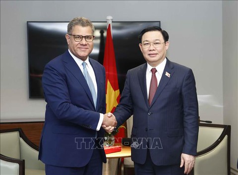 Chủ tịch Quốc hội Vương Đình Huệ tiếp Bộ trưởng Chính phủ Anh, Chủ tịch COP26 - Ảnh 1. Chủ tịch Quốc hội Vương Đình Huệ tiếp Bộ trưởng Chính phủ Anh, Chủ tịch COP26 - Ảnh 1.