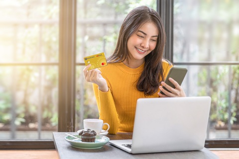 Hoàn đến tiền xăng khi dùng thẻ HDBank Petrolimex 4 trong 1 - Ảnh 2. Hoàn đến tiền xăng khi dùng thẻ HDBank Petrolimex 4 trong 1 - Ảnh 2.