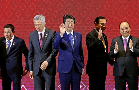 Cựu Thủ tướng Nhật Abe Shinzo bị ám sát: Mất mát lớn với nước Nhật và thế giới - Ảnh 1. Cựu Thủ tướng Nhật Abe Shinzo bị ám sát: Mất mát lớn với nước Nhật và thế giới - Ảnh 1.