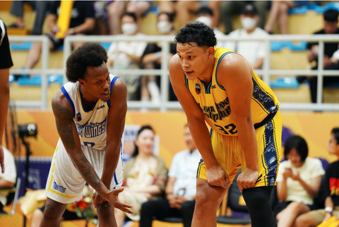 Cú ‘buzzer beater’ đã xuất hiện tại VBA 2022 - Ảnh 3. Cú ‘buzzer beater’ đã xuất hiện tại VBA 2022 - Ảnh 3.