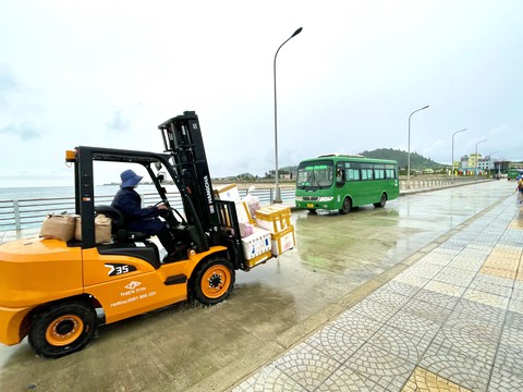 Đưa cảng Bến Đình ở đảo Lý Sơn vào vận hành thử nghiệm - Ảnh 4. Đưa cảng Bến Đình ở đảo Lý Sơn vào vận hành thử nghiệm - Ảnh 4.