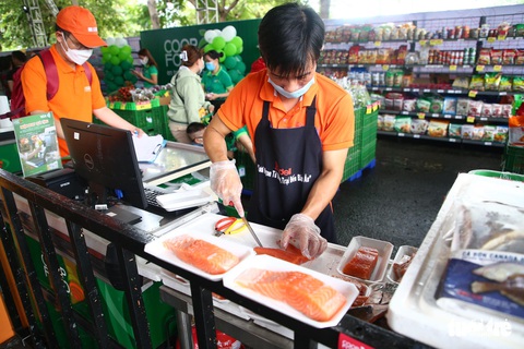Chợ phiên Không tiền mặt: Cơ hội để bà con, công nhân tiếp cận những tiện ích mới nhất của xã hội - Ảnh 17. Chợ phiên Không tiền mặt: Cơ hội để bà con, công nhân tiếp cận những tiện ích mới nhất của xã hội - Ảnh 17.
