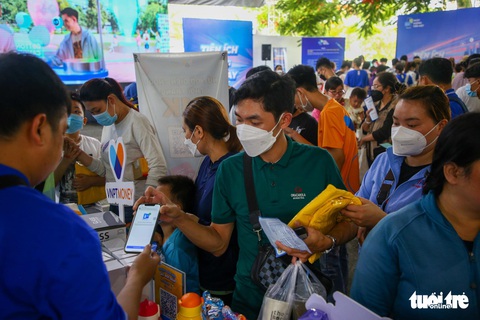 Bất ngờ quy mô gian hàng, không gian trải nghiệm và lượng quà tặng khủng ở Chợ phiên Không tiền mặt - Ảnh 26. Bất ngờ quy mô gian hàng, không gian trải nghiệm và lượng quà tặng khủng ở Chợ phiên Không tiền mặt - Ảnh 26.