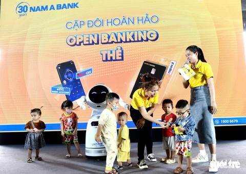Bất ngờ quy mô gian hàng, không gian trải nghiệm và lượng quà tặng khủng ở Chợ phiên Không tiền mặt - Ảnh 21. Bất ngờ quy mô gian hàng, không gian trải nghiệm và lượng quà tặng khủng ở Chợ phiên Không tiền mặt - Ảnh 21.