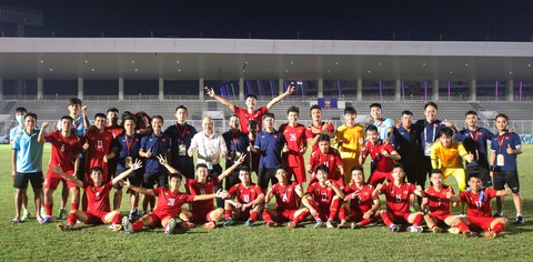 U19 Việt Nam tâm lý căng thẳng ở trận hòa U19 Thái Lan - Ảnh 1. U19 Việt Nam tâm lý căng thẳng ở trận hòa U19 Thái Lan - Ảnh 1.