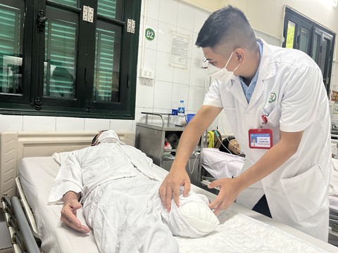 Đau, tê bắp chân nhưng chậm đi khám, người đàn ông phải cắt cụt chân - Ảnh 1. Đau, tê bắp chân nhưng chậm đi khám, người đàn ông phải cắt cụt chân - Ảnh 1.