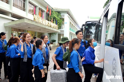 Hơn 1.000 sinh viên tình nguyện hè về vùng khó - Ảnh 3. Hơn 1.000 sinh viên tình nguyện hè về vùng khó - Ảnh 3.
