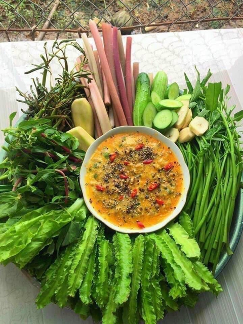 Mắm đồng, mắm sống, mắm chưng: Nghe môi mằn mặn rưng rưng quê nhà - Ảnh 2. Mắm đồng, mắm sống, mắm chưng: Nghe môi mằn mặn rưng rưng quê nhà - Ảnh 2.