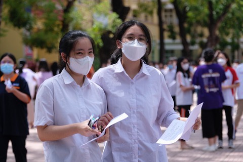 Học sinh THPT sẽ bắt buộc học 52 tiết môn lịch sử từ năm học tới - Ảnh 1. Học sinh THPT sẽ bắt buộc học 52 tiết môn lịch sử từ năm học tới - Ảnh 1.