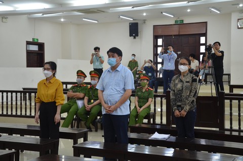 Bị cáo vụ Nhật Cường: Ông Nguyễn Đức Chung chỉ đạo dừng thầu ngay trước giờ mở thầu - Ảnh 1. Bị cáo vụ Nhật Cường: Ông Nguyễn Đức Chung chỉ đạo dừng thầu ngay trước giờ mở thầu - Ảnh 1.