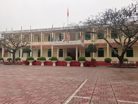 Khởi tố thầy giáo dạy văn sờ mó ngực hai nữ sinh theo thói quen’ - Ảnh 1. Khởi tố thầy giáo dạy văn sờ mó ngực hai nữ sinh theo thói quen’ - Ảnh 1.