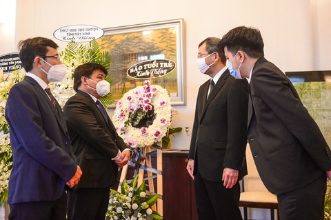 Lãnh đạo báo Tuổi Trẻ viếng cố thủ tướng Abe Shinzo - Ảnh 4. Lãnh đạo báo Tuổi Trẻ viếng cố thủ tướng Abe Shinzo - Ảnh 4.