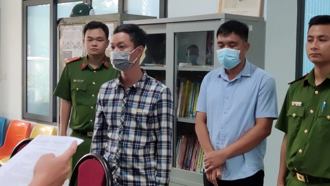 Bắt 4 cán bộ kiểm lâm, rừng phòng hộ liên quan phá rừng trên núi Thị Vải - Ảnh 2. Bắt 4 cán bộ kiểm lâm, rừng phòng hộ liên quan phá rừng trên núi Thị Vải - Ảnh 2.