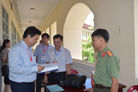 Thứ trưởng Bộ Giáo dục và đào tạo: Chấm thi, cái gì lợi nhất cho thí sinh cố gắng làm - Ảnh 1. Thứ trưởng Bộ Giáo dục và đào tạo: Chấm thi, cái gì lợi nhất cho thí sinh cố gắng làm - Ảnh 1.
