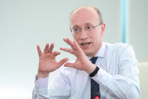 CEO Techcombank Jens Lottner: ‘Nhiều nhà đầu tư đang cố gắng tiếp cận thị trường Việt Nam’ - Ảnh 1. CEO Techcombank Jens Lottner: ‘Nhiều nhà đầu tư đang cố gắng tiếp cận thị trường Việt Nam’ - Ảnh 1.