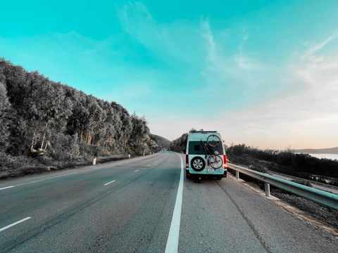 8X Sài Gòn chế mobihome từ Hyundai Solati, đưa vợ bầu, con nhỏ đi xuyên Việt - Ảnh 9. 8X Sài Gòn chế mobihome từ Hyundai Solati, đưa vợ bầu, con nhỏ đi xuyên Việt - Ảnh 9.