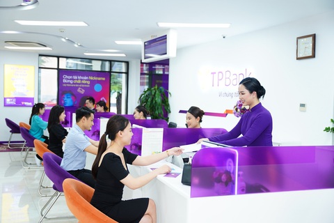Dấu ấn TPBank trong Top 10 ngân hàng thương mại Việt Nam uy tín năm 2022 - Ảnh 1. Dấu ấn TPBank trong Top 10 ngân hàng thương mại Việt Nam uy tín năm 2022 - Ảnh 1.