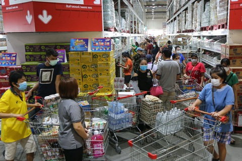 Thái Lan yêu cầu doanh nghiệp bình ổn giá sản phẩm - Ảnh 1. Thái Lan yêu cầu doanh nghiệp bình ổn giá sản phẩm - Ảnh 1.