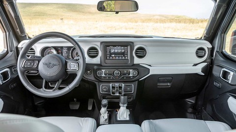 Rezvani Tank - Siêu SUV có thể tung bom khói, tay nắm cửa giật điện - Ảnh 7. Rezvani Tank - Siêu SUV có thể tung bom khói, tay nắm cửa giật điện - Ảnh 7.