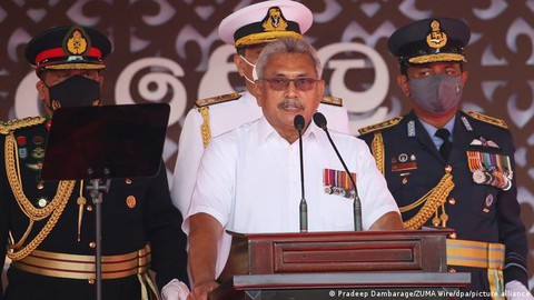Tổng thống Sri Lanka chạy trốn ra nước ngoài? - Ảnh 2. Tổng thống Sri Lanka chạy trốn ra nước ngoài? - Ảnh 2.