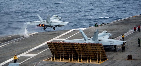 Nhóm tác chiến tàu sân bay Ronald Reagan của Mỹ vào Biển Đông - Ảnh 1. Nhóm tác chiến tàu sân bay Ronald Reagan của Mỹ vào Biển Đông - Ảnh 1.