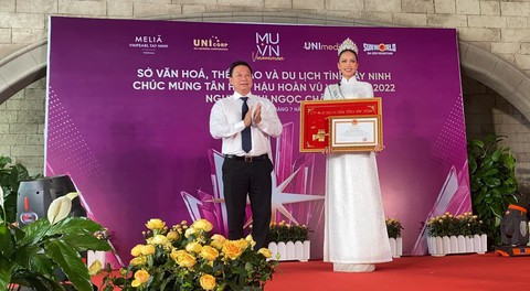 Hoa hậu Ngọc Châu khám phá nóc nhà Nam Bộ - Ảnh 2. Hoa hậu Ngọc Châu khám phá nóc nhà Nam Bộ - Ảnh 2.