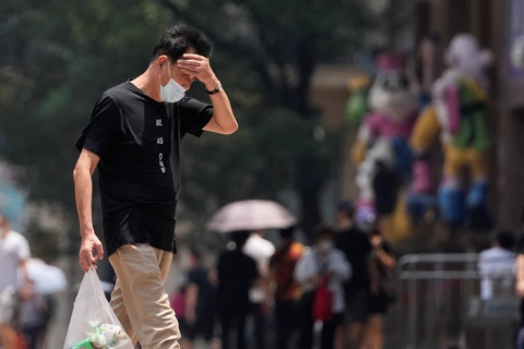 Nóng như thiêu đốt ở Trung Quốc, 84 thành phố phát cảnh báo cao nhất - Ảnh 1. Nóng như thiêu đốt ở Trung Quốc, 84 thành phố phát cảnh báo cao nhất - Ảnh 1.