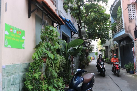 Hiến đất mở hẻm cải thiện đời sống, bớt nỗi lo hỏa hoạn - Ảnh 2. Hiến đất mở hẻm cải thiện đời sống, bớt nỗi lo hỏa hoạn - Ảnh 2.