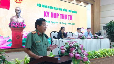 Vì sao để họ gọi điện khủng bố đòi nợ khắp nơi, trách nhiệm cơ quan quản lý nhà mạng thế nào? - Ảnh 2. Vì sao để họ gọi điện khủng bố đòi nợ khắp nơi, trách nhiệm cơ quan quản lý nhà mạng thế nào? - Ảnh 2.