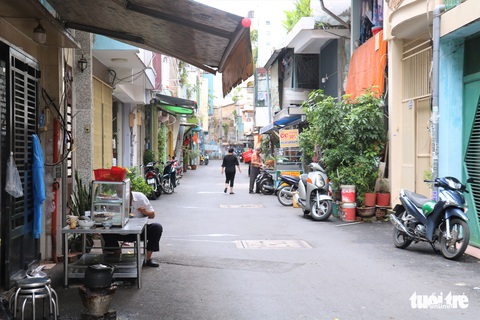 Người dân TP.HCM hiến 5,3 triệu m2 đất với 10.000 tỉ để mở hẻm trong 20 năm - Ảnh 5. Người dân TP.HCM hiến 5,3 triệu m2 đất với 10.000 tỉ để mở hẻm trong 20 năm - Ảnh 5.