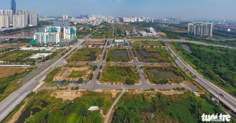 Chủ tịch Phan Văn Mãi nói sẽ tính toán lô đất nào đấu giá, lô đất nào cần dừng - Ảnh 1. Chủ tịch Phan Văn Mãi nói sẽ tính toán lô đất nào đấu giá, lô đất nào cần dừng - Ảnh 1.