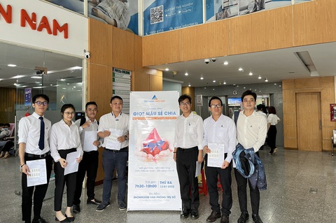 Đất Xanh Miền Nam với chương trình hiến máu nhân đạo ‘Giọt máu sẻ chia’ - Ảnh 2. Đất Xanh Miền Nam với chương trình hiến máu nhân đạo ‘Giọt máu sẻ chia’ - Ảnh 2.