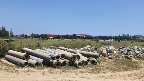 14 năm đất vàng thành bãi hoang: Cán bộ liên quan sai phạm ‘xin’ kiểm điểm rút kinh nghiệm - Ảnh 1. 14 năm đất vàng thành bãi hoang: Cán bộ liên quan sai phạm ‘xin’ kiểm điểm rút kinh nghiệm - Ảnh 1.