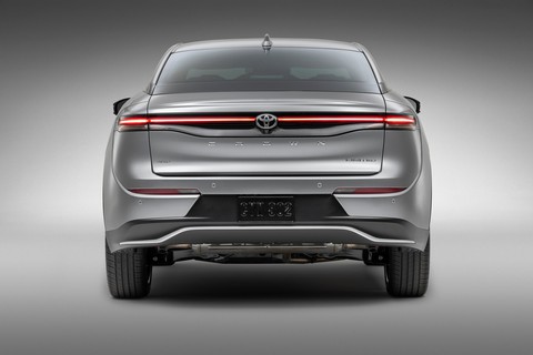 Toyota Crown thế hệ mới ra mắt: Thiết kế độc lạ cùng 4 kiểu dáng từ sedan đến SUV - Ảnh 7. Toyota Crown thế hệ mới ra mắt: Thiết kế độc lạ cùng 4 kiểu dáng từ sedan đến SUV - Ảnh 7.