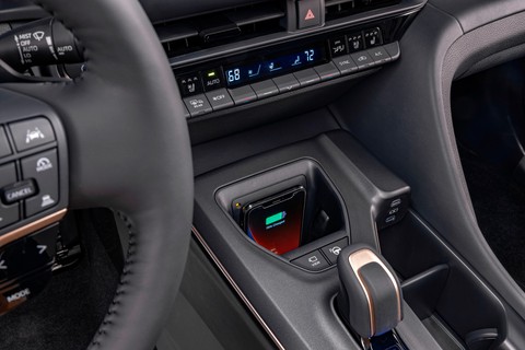 Toyota Crown thế hệ mới ra mắt: Thiết kế độc lạ cùng 4 kiểu dáng từ sedan đến SUV - Ảnh 16. Toyota Crown thế hệ mới ra mắt: Thiết kế độc lạ cùng 4 kiểu dáng từ sedan đến SUV - Ảnh 16.