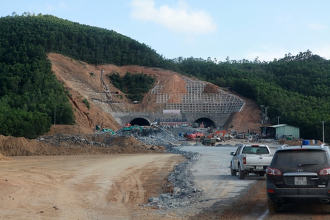 Giá vật liệu tăng đột biến, 20 nhà thầu làm đường cao tốc Bắc - Nam đồng loạt ‘kêu cứu’ - Ảnh 2. Giá vật liệu tăng đột biến, 20 nhà thầu làm đường cao tốc Bắc - Nam đồng loạt ‘kêu cứu’ - Ảnh 2.