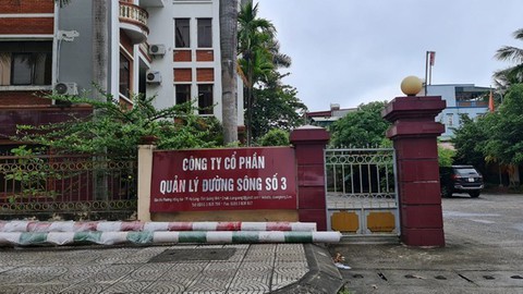 Khởi tố 3 bị can liên quan cựu chủ tịch UBND TP Hạ Long - Ảnh 1. Khởi tố 3 bị can liên quan cựu chủ tịch UBND TP Hạ Long - Ảnh 1.