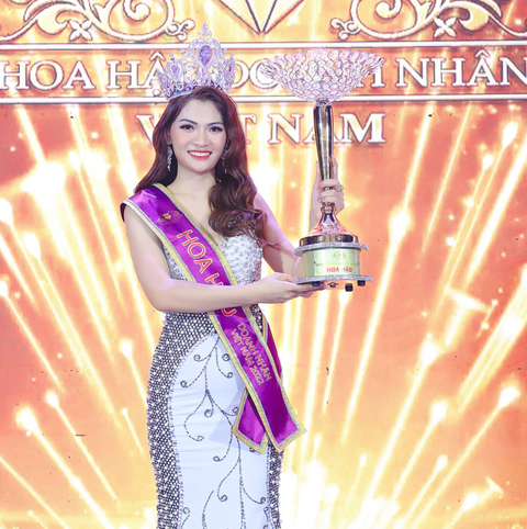 Bảo Anh, K-ICM được đề cử MTV Fan Choice; Ngọc Trinh, Kiều Minh Tuấn đóng cặp trong Duyên ma - Ảnh 2. Bảo Anh, K-ICM được đề cử MTV Fan Choice; Ngọc Trinh, Kiều Minh Tuấn đóng cặp trong Duyên ma - Ảnh 2.