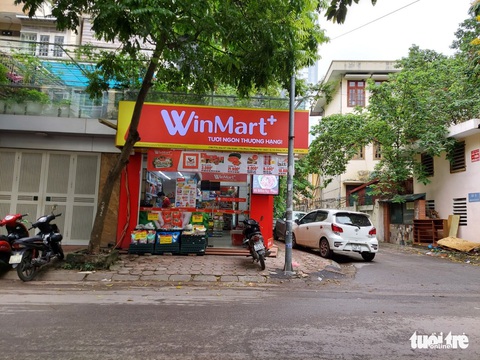 Cửa hàng tiện lợi phục vụ khách trong 500m: Can thiệp quyền tự do kinh doanh? - Ảnh 1. Cửa hàng tiện lợi phục vụ khách trong 500m: Can thiệp quyền tự do kinh doanh? - Ảnh 1.