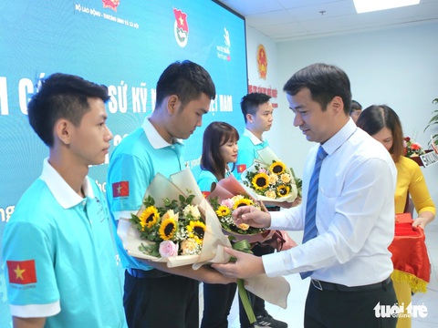 Trao huy hiệu Tuổi trẻ sáng tạo cho 4 đại sứ nghề có thành tích xuất sắc - Ảnh 1. Trao huy hiệu Tuổi trẻ sáng tạo cho 4 đại sứ nghề có thành tích xuất sắc - Ảnh 1.
