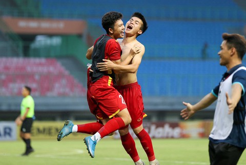 HLV Đinh Thế Nam: U19 Việt Nam đã có trận đấu rất hay - Ảnh 1. HLV Đinh Thế Nam: U19 Việt Nam đã có trận đấu rất hay - Ảnh 1.